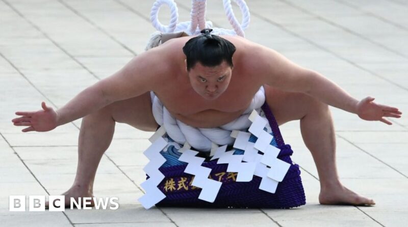 Hakuho: Top sumo champion demoted due to protege's violence