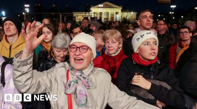 Hungary: Orban promises new laws after child abuse scandal after protests