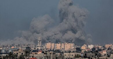 Israel pounds Gaza as US vetoes UN truce resolution