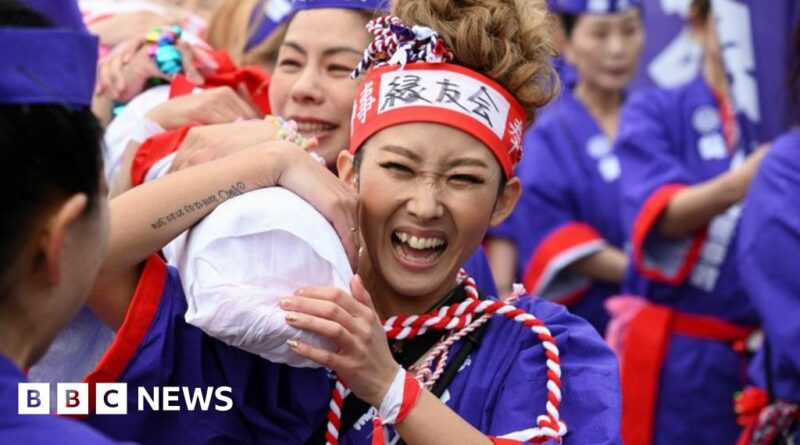 Japan naked festival: Women join Hadaka Matsuri for first time