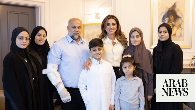 Jordan’s Queen Rania meets Gaza journalist Wael Al-Dahdouh in Doha