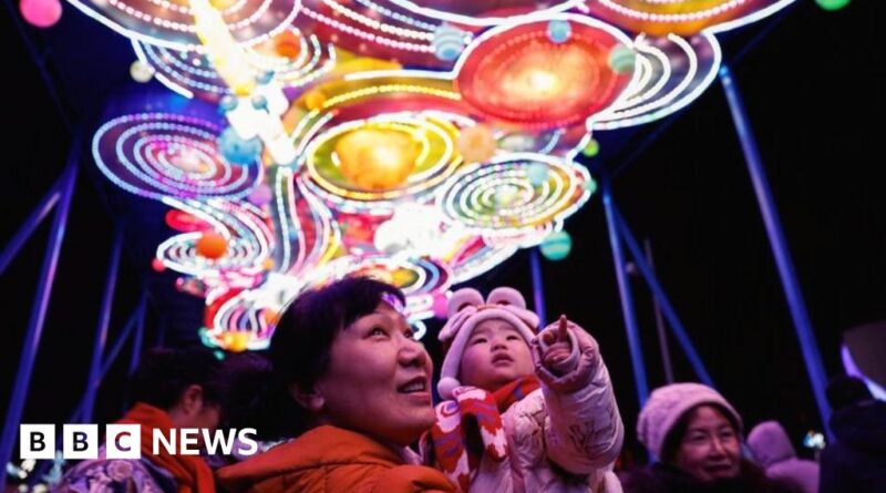 Lantern Festival sparks colourful celebrations