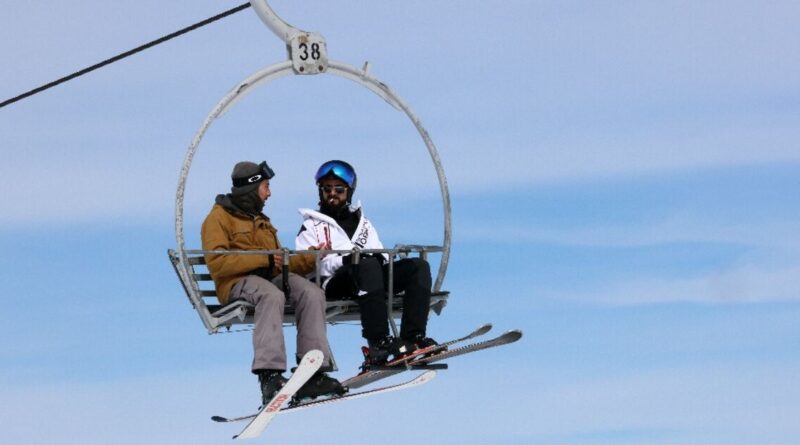 Lebanese escape Israel-Hezbollah war fears to ski slopes