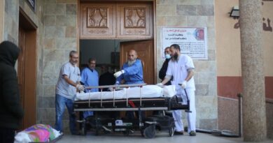 Medics warn of danger, desperation at key Gaza hospital