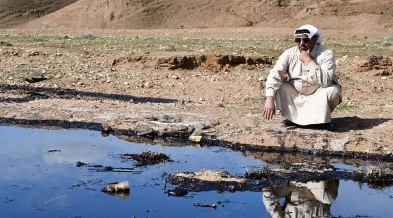 Oil spills pile on pressure for Iraq's farmers