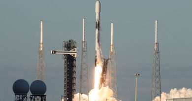 SpaceX files to move incorporation site from Delaware to Texas