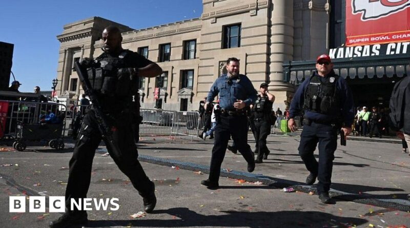 The moment gunfire erupts in Kansas City shooting