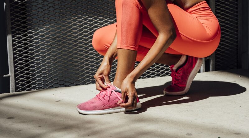 These 8 Best Walking Shoes for Women Let You Stroll Safely and Stylishly