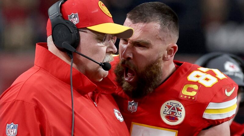 Travis Kelce caught yelling at his coach, instantly becomes a meme