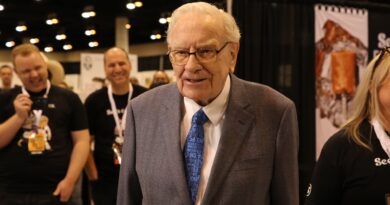 Warren Buffett calls the late Charlie Munger 'part older brother, part loving father' in heartfelt tribute