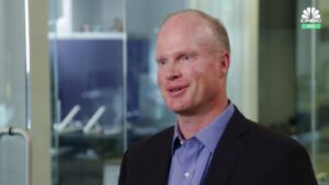 Bill Martin, who called SVB's collapse, adds to his NYCB short and says it will end up a 'zombie bank'