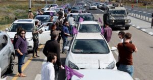 "Don't starve Gaza!": Israeli activists attempt aid delivery