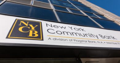 Embattled lender NYCB seeks cash infusion, Reuters says