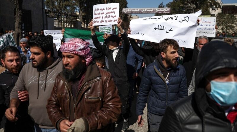 Hundreds join rare protests against Syria's jihadist rebels