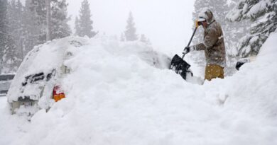 More mountain snow expected even as powerful blizzard moves out of Northern California