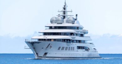 Russian oligarch's yacht is costing U.S. taxpayers close to $1 million a month