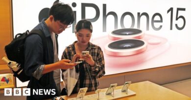 iPhone China sales slide as Huawei soars, report says