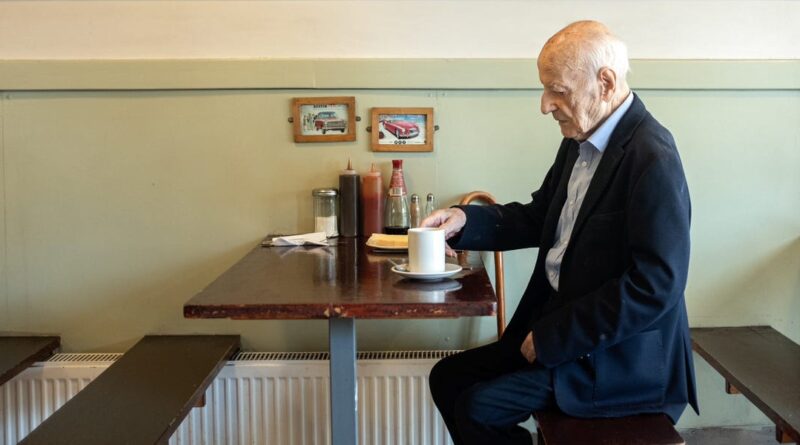 A photographer who takes pictures of older people learned 4 life lessons from his 100-year-old friend