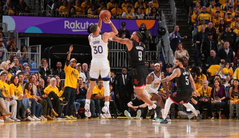 Stephen Curry in action.