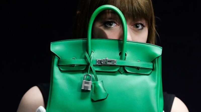 I'm a luxury handbag authenticator. Here's why you should avoid Chinese manufacturers on TikTok who try to sell 'real' Birkins for cheap.