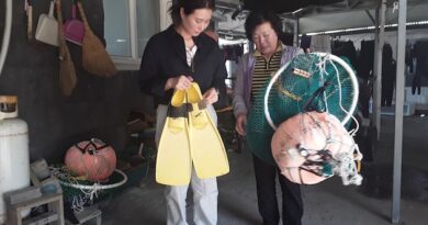 Koreas Troubled Waters: Traditional Women Divers Protecting an Ocean in Crisis