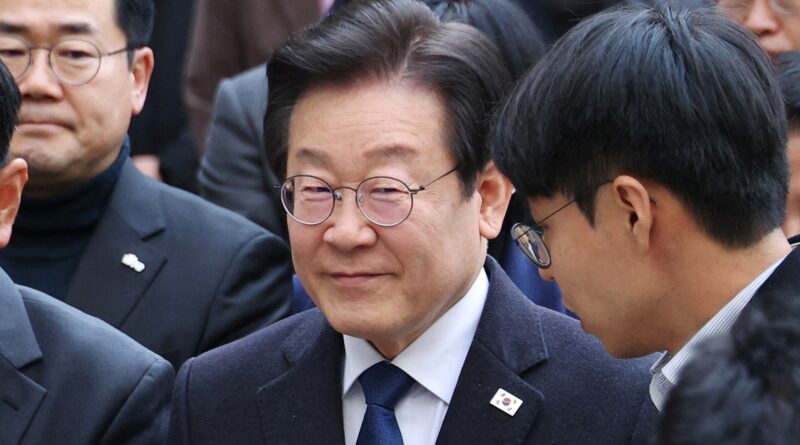 S Korea’s main opposition party taps former chief as presidential candidate