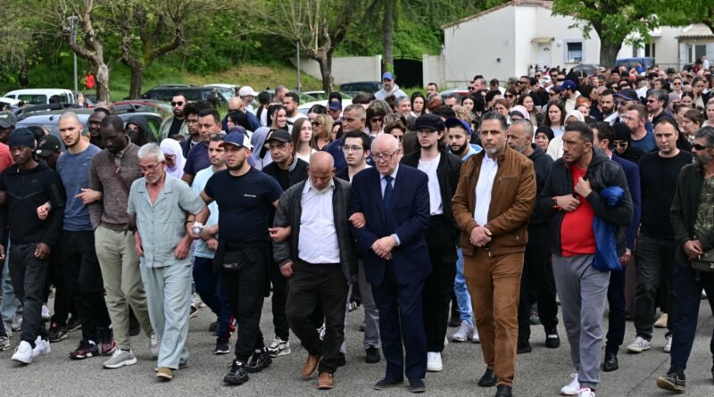 Suspect in France mosque attack that killed Malian man on the run