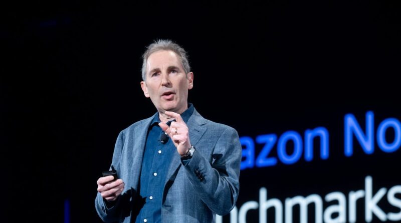 Amazon revamps pay structure to favor 'consistently high-performing' employees