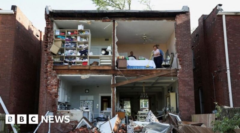 At least 21 dead after tornadoes sweep through US Midwest