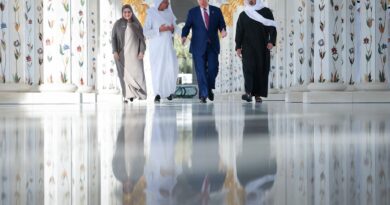 Boeing Gets 28 Plane Order From Etihad Airways As Trump Tour Continues