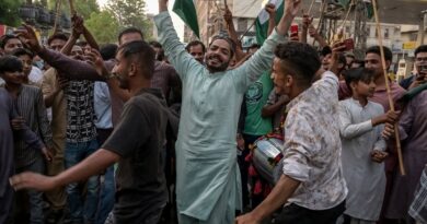 Explosions, violations reported after India and Pakistan agree ceasefire