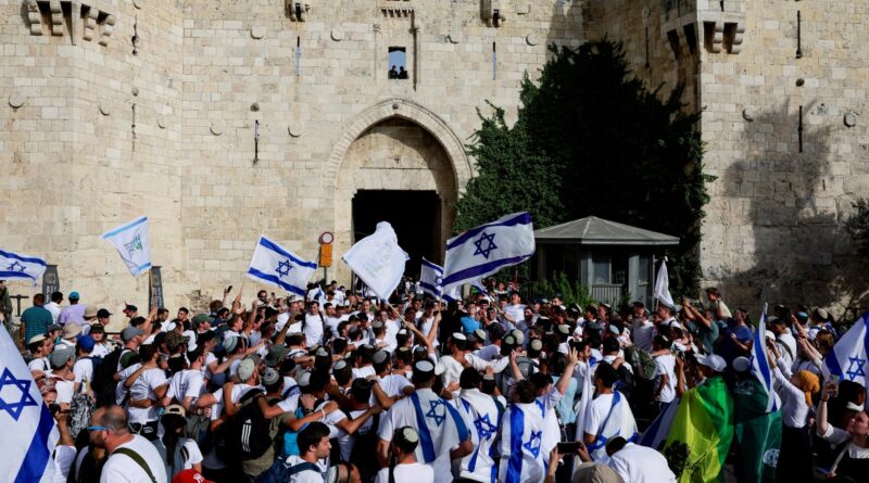 Far-right Israelis storm Al-Aqsa, UNRWA compounds amid Jerusalem Day march