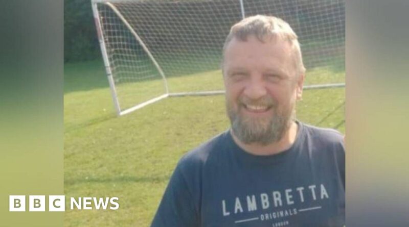 Father tried to save son before both drowned near Great Barrier Reef