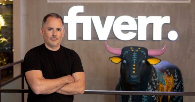 Fiverr's CEO says he'll only hire candidates who use AI
