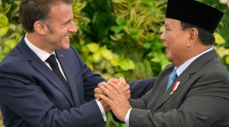 France, Indonesia call for Israeli-Palestinian progress as Macron visits