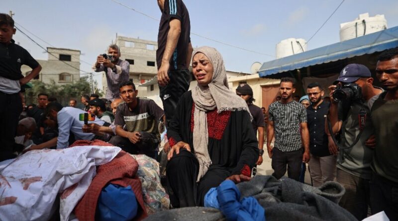 Israel strikes Gaza after 'basic' food aid pledge