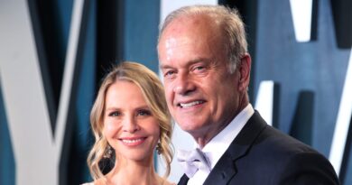 Kelsey Grammer says thinking of love as a 'contact sport' is the key to his 14-year marriage
