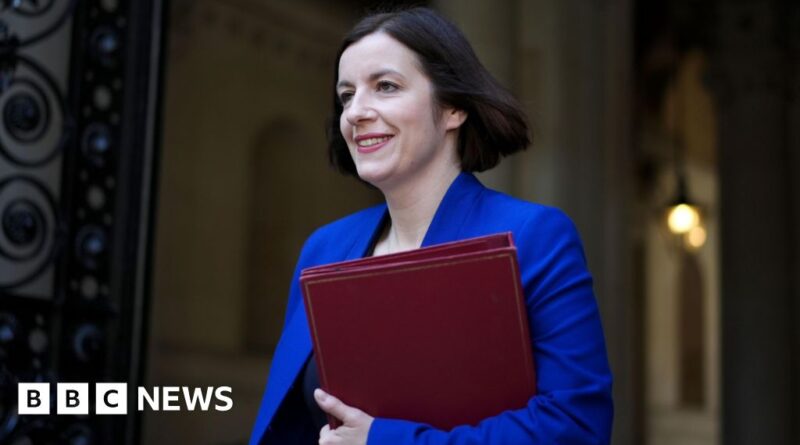 Ministers considering scrapping two-child benefit cap