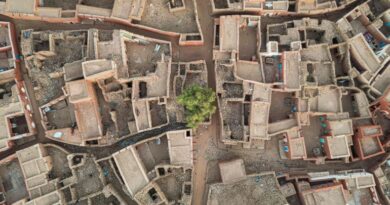 This aerial view shows the town of Oualata