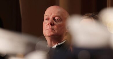 Pulitzer winner says his sports experience helped in photographing the bullet whizzing by Trump: 'I didn't flinch'