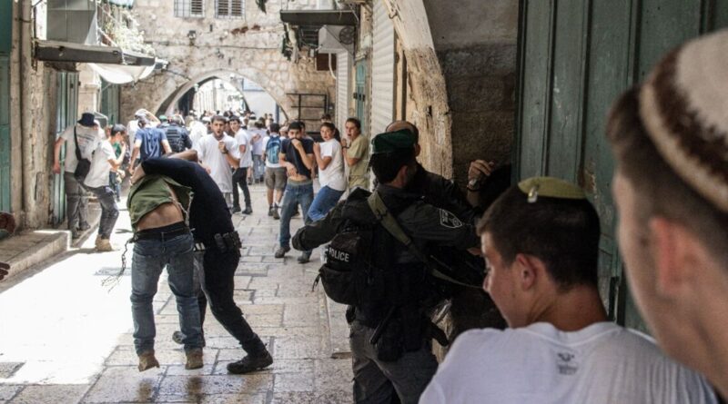 Scuffles, insults as Israelis celebrate Jerusalem Day under shadow of Gaza war