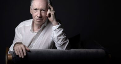 Some 380 UK and Ireland writers denounce Gaza 'genocide'