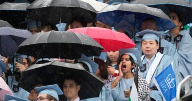 Students chant 'Free Mahmoud' at Columbia University graduation