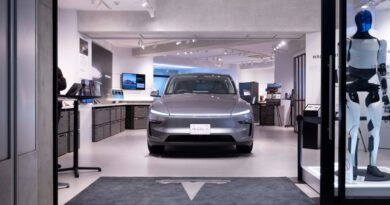 Tesla's robotaxi launch will be invite-only and have plenty of teleoperators, analyst says