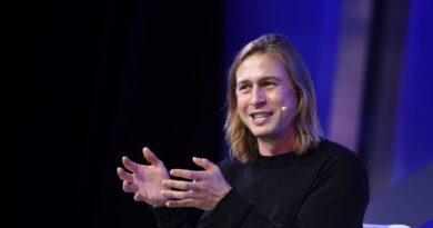 The CEO of a $6 billion fintech explains how the huge risk he took with thousands of banks paid off big
