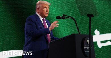 Trump plans to lift Syria sanctions and touts $142bn arms deal on Saudi visit