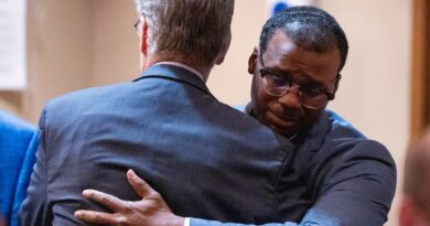 US jury acquits three Memphis police officers in Tyre Nichols beating death