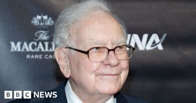 Warren Buffett, 94, stepping down as Berkshire Hathaway CEO