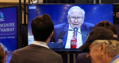 Warren Buffett to retire as Berkshire Hathaway CEO at end of 2025