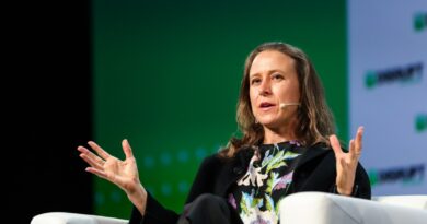 Anne Wojcicki’s nonprofit reaches deal to acquire 23andMe | TechCrunch